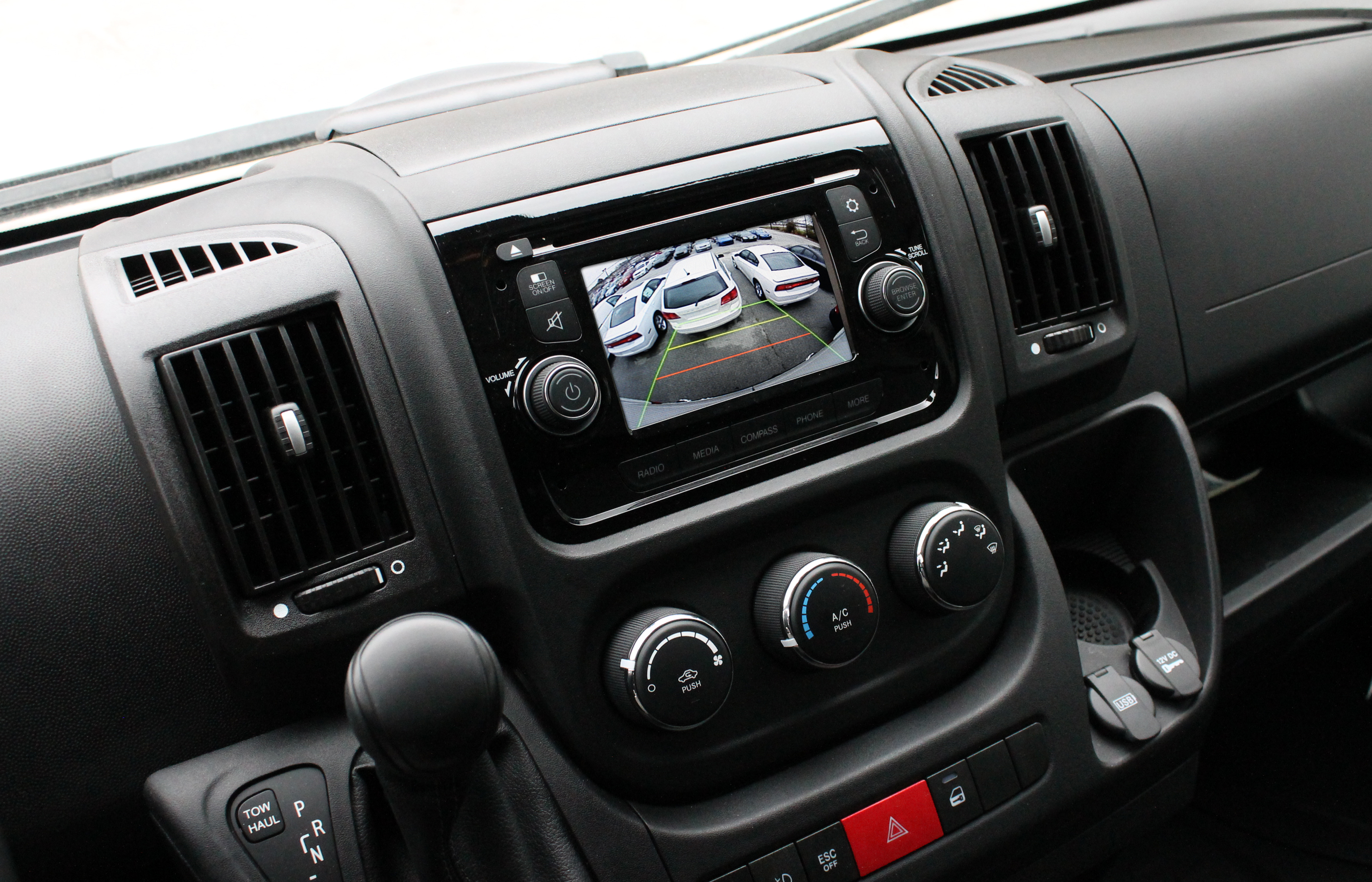 Toyota Tacoma 2015-2018 Service Manual: Data Signal Circuit between Radio Receiver and Extension Module Toyota Tacoma 2015-2018 Service Manual: Data Signal Circuit between Radio Receiver and Extension Module